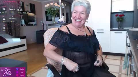 Snapshot of roxana_brooks chatting on October 3, 2:00 pm Roxana online show from October 3, 2:00 pm