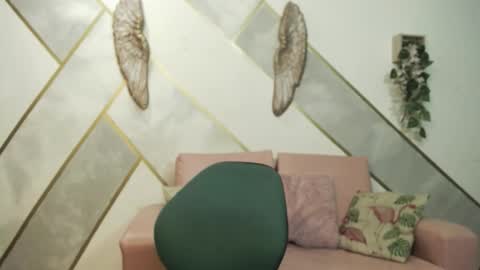 Snapshot of roxana_cyrano chatting on October 10, 10:47 pm online show from October 10, 10:47 pm