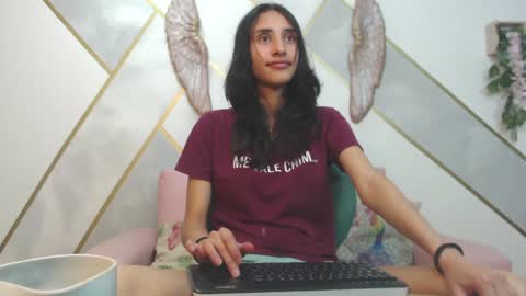 Snapshot of roxana_cyrano chatting on January 3, 7:39 pm online show from January 3, 7:39 pm