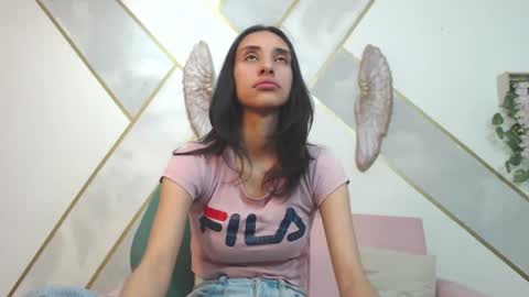 Snapshot of roxana_cyrano chatting on February 20, 6:57 pm online show from February 20, 6:57 pm