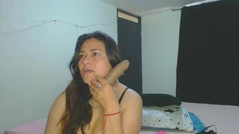 Snapshot of roxanasexy2025 chatting on September 24, 12:59 pm roxanasexy2025 online show from September 24, 12:59 pm