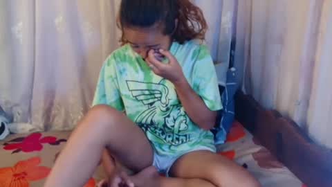 roxanne_98 online show from February 7, 3:02 am