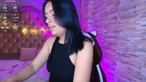 Snapshot of roxanne_han chatting on September 12, 11:39 am roxanne_han online show from September 12, 11:39 am