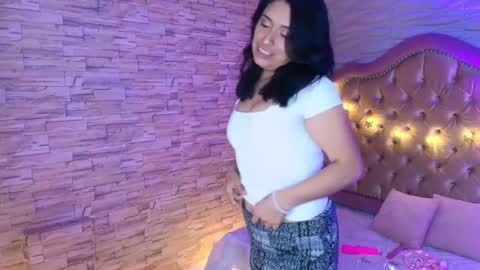 Snapshot of roxanne_han chatting on September 27, 12:01 pm roxanne_han online show from September 27, 12:01 pm