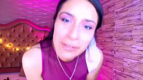 Snapshot of roxanne_han chatting on October 5, 11:48 am roxanne_han online show from October 5, 11:48 am