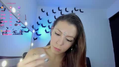 Snapshot of roxanne_jones1 chatting on October 11, 11:51 pm roxanne online show from October 11, 11:51 pm