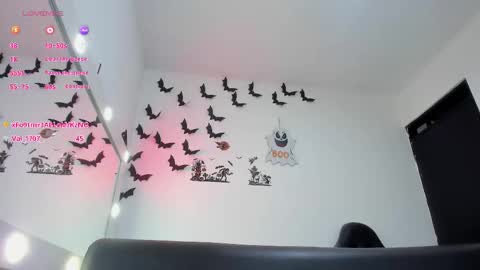 Snapshot of roxanne_jones1 chatting on October 14, 8:55 pm roxanne online show from October 14, 8:55 pm