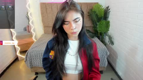 roxanne_tay online show from January 14, 7:21 pm
