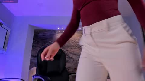 Roxanne Hill  online show from March 22, 6:14 pm