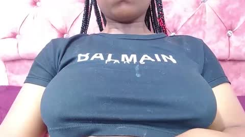 roxannelips online show from December 7, 4:20 am