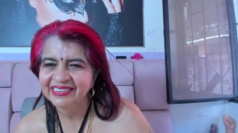 Snapshot of roxettemature chatting on January 18, 11:43 am RoxetteMature online show from January 18, 11:43 am