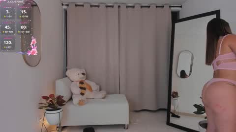  R O X I E  online show from December 18, 12:59 am