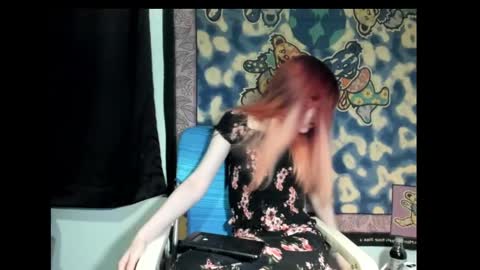 roxihazeleyes online show from March 11, 2:42 am