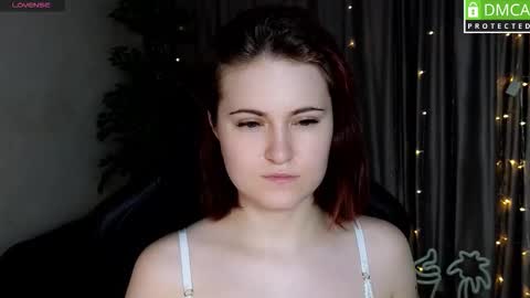 Snapshot of roxy_foxi chatting on October 17, 8:17 am Roxy fiery online show from October 17, 8:17 am