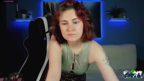 Snapshot of roxy_foxi chatting on September 9, 8:14 am Roxy fiery online show from September 9, 8:14 am
