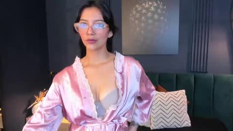 Snapshot of roxy_hell chatting on March 6, 7:10 pm Roxy hell online show from March 6, 7:10 pm
