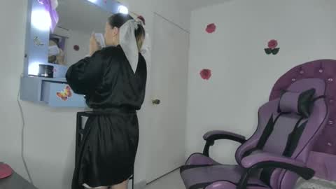 Roxy online show from April 17, 2:13 am