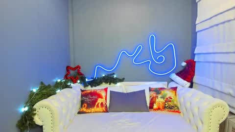 Snapshot of roxy_mars chatting on January 4, 1:10 am Roxy online show from January 4, 1:10 am