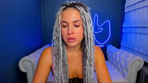 Snapshot of roxy_mars chatting on September 16, 1:24 am Roxy online show from September 16, 1:24 am