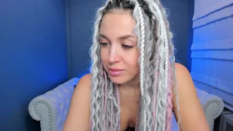 Snapshot of roxy_mars chatting on January 18, 1:19 am Roxy online show from January 18, 1:19 am