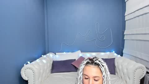 Snapshot of roxy_mars chatting on January 7, 1:17 am Roxy online show from January 7, 1:17 am