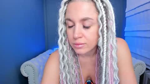Snapshot of roxy_mars chatting on January 24, 1:24 am Roxy online show from January 24, 1:24 am