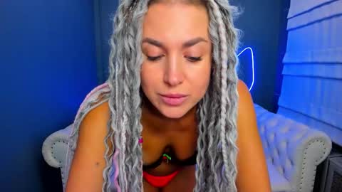 Snapshot of roxy_mars chatting on September 12, 2:23 am Roxy online show from September 12, 2:23 am