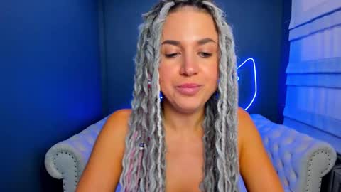 Snapshot of roxy_mars chatting on September 20, 2:32 am Roxy online show from September 20, 2:32 am