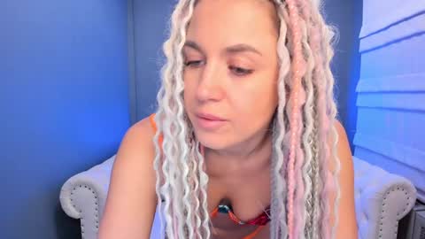 Snapshot of roxy_mars chatting on December 9, 1:18 am Roxy online show from December 9, 1:18 am