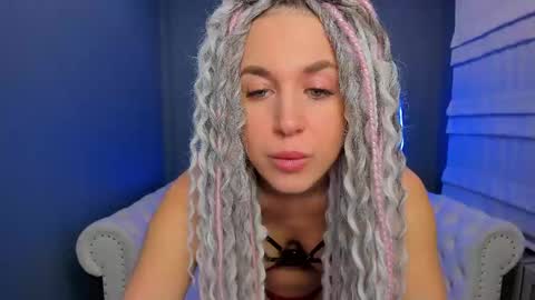 Snapshot of roxy_mars chatting on February 13, 1:19 am Roxy online show from February 13, 1:19 am