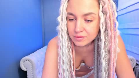 Snapshot of roxy_mars chatting on December 20, 1:14 am Roxy online show from December 20, 1:14 am