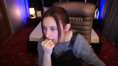 Snapshot of roxy_rayy chatting on March 11, 8:09 pm roxy_rayy online show from March 11, 8:09 pm