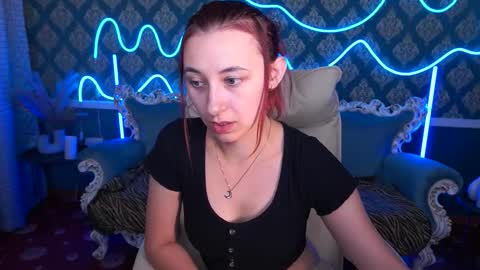 Snapshot of roxy_rayy chatting on September 15, 5:16 am roxy_rayy online show from September 15, 5:16 am