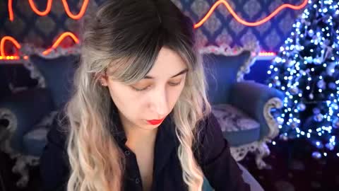 Snapshot of roxy_rayy chatting on January 15, 7:05 am roxy_rayy online show from January 15, 7:05 am