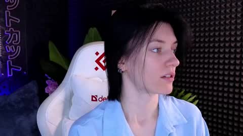 roxy_riot_ online show from September 27, 2:30 am