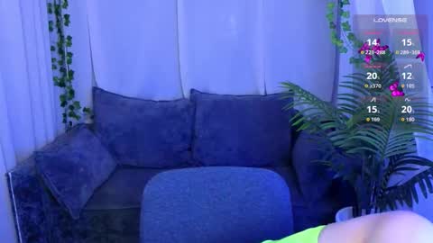 roxy_riot_ online show from November 8, 2:05 am