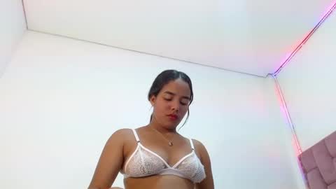 roxy_stone1 online show from March 3, 7:46 pm