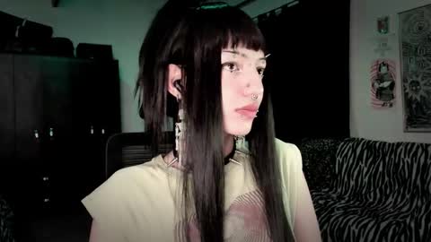 Roxy Independient model Help me to reach 50 thumbs up online show from February 26, 1:04 am