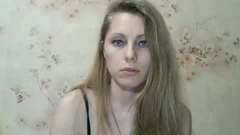 roxyfox18x01 online show from March 25, 4:32 pm