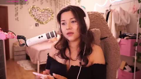 roxysuh online show from July 3, 8:31 am