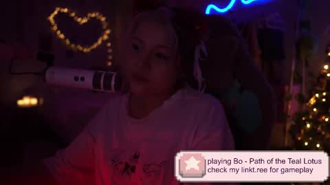 roxysuh online show from December 22, 8:17 am