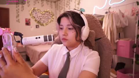 roxysuh online show from June 28, 8:43 am