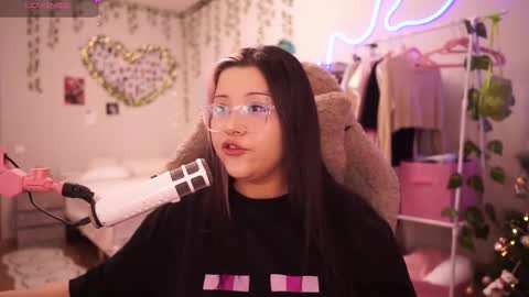 roxysuh online show from February 5, 7:22 am