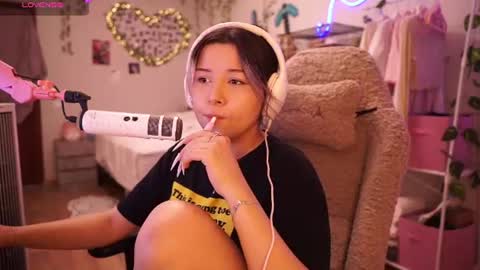 roxysuh online show from August 2, 9:34 am