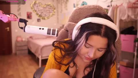 roxysuh online show from July 11, 8:36 am
