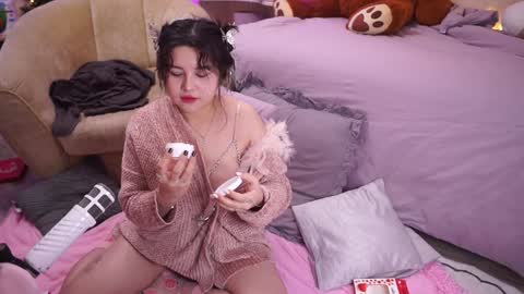 Snapshot of roxysuh chatting on December 14, 5:40 am roxysuh online show from December 14, 5:40 am