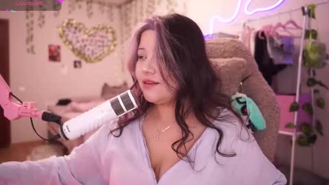 roxysuh online show from December 4, 8:49 am