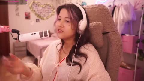 roxysuh online show from June 20, 12:09 pm