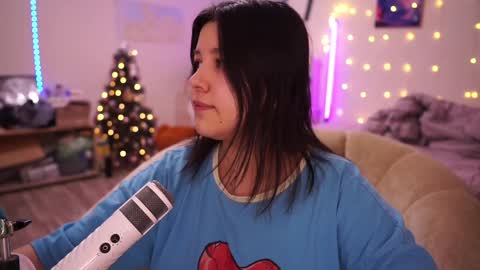 Snapshot of roxysuh chatting on January 22, 2:37 am roxysuh online show from January 22, 2:37 am