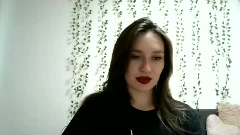 Roza05x online show from June 19, 1:47 pm